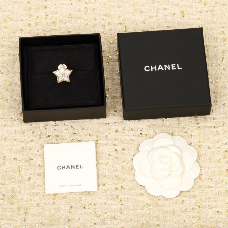 Chanel Brooches Bright 221911