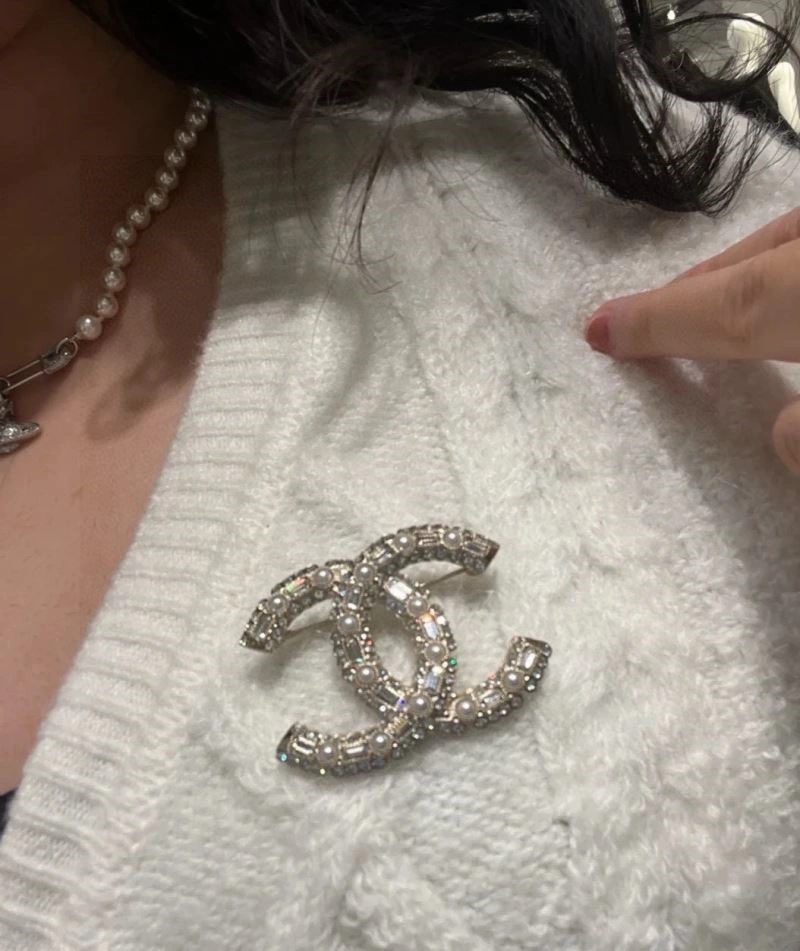 Attractive Chanel Brooches 221901