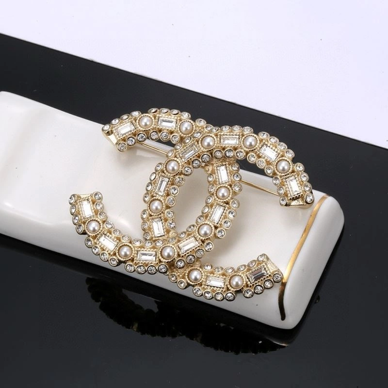 Attractive Chanel Brooches 221901