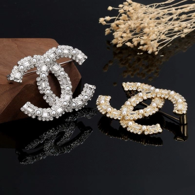 Attractive Chanel Brooches 221901