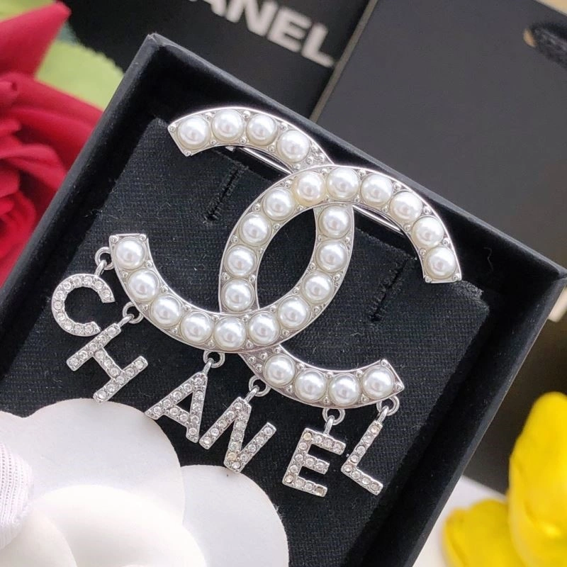 RelaxedFit Chanel Brooches 221906