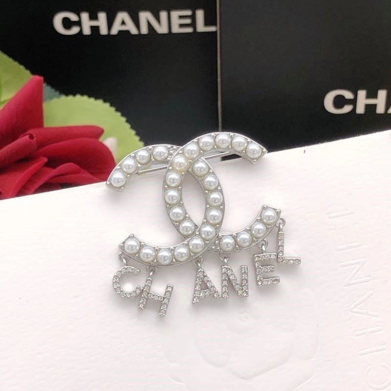 RelaxedFit Chanel Brooches 221906