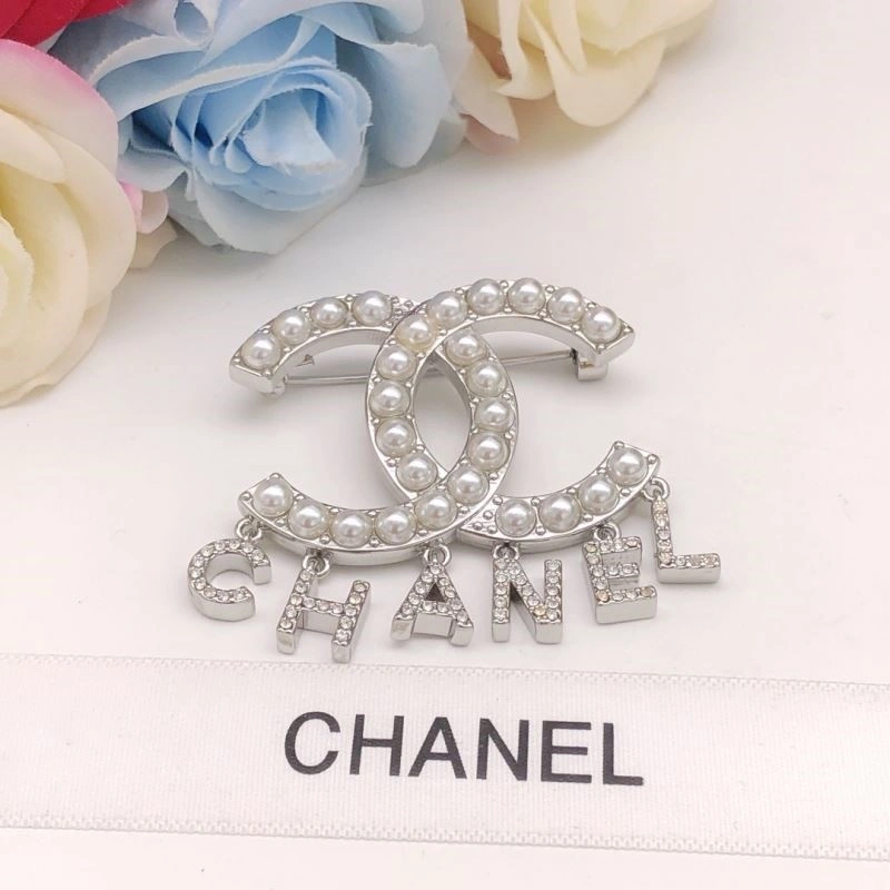 RelaxedFit Chanel Brooches 221906