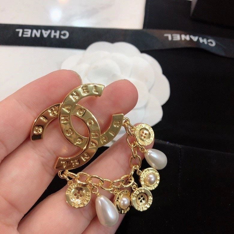 Chanel Brooches Modern 221882