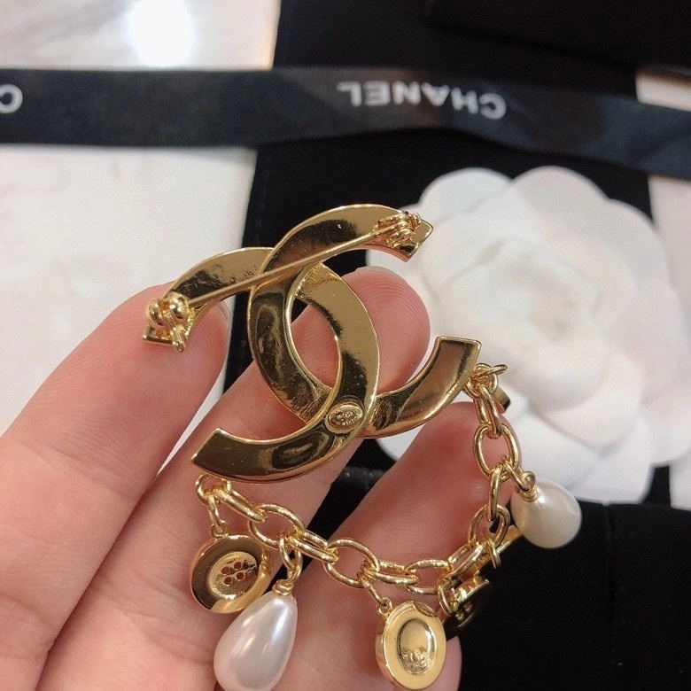 Chanel Brooches Modern 221882