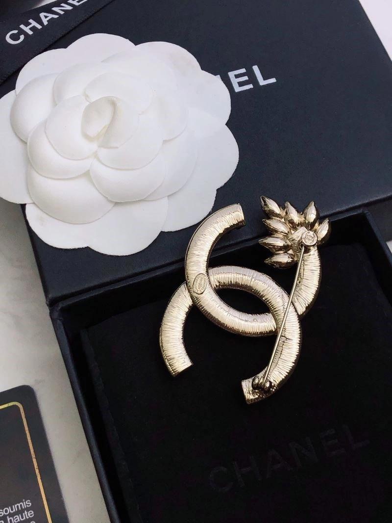 Chanel Brooches Versatile 221877