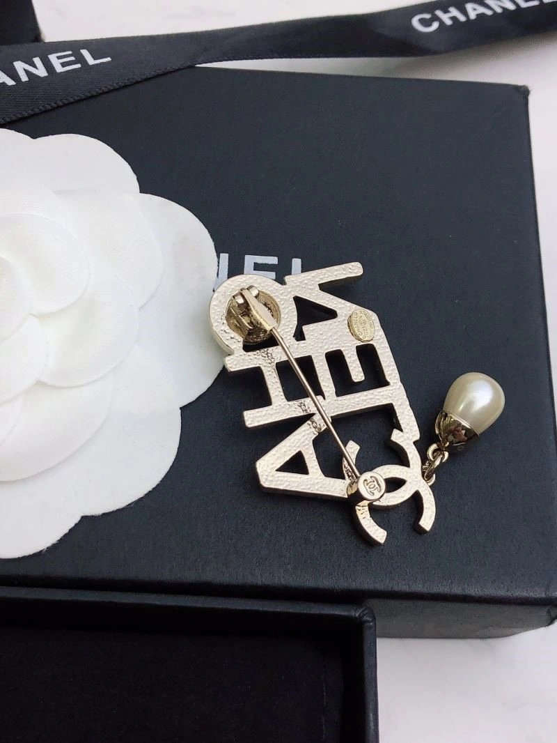 Trendsetting Chanel Brooches 221885