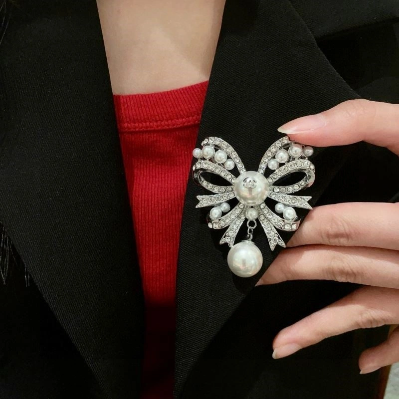 Chanel Brooches Functional 221879