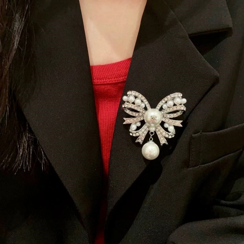 Chanel Brooches Functional 221879