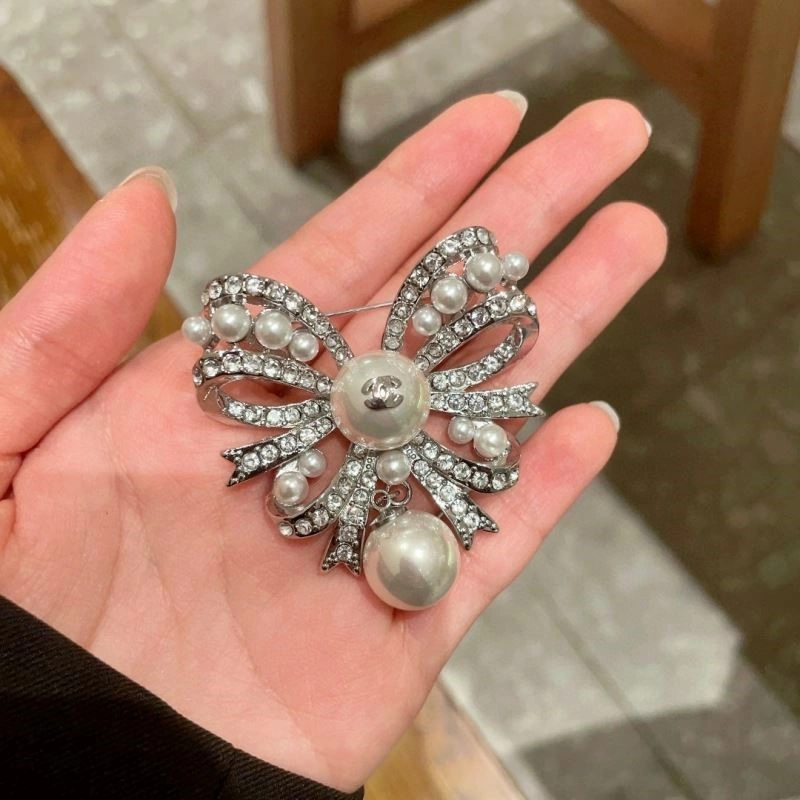 Chanel Brooches Functional 221879