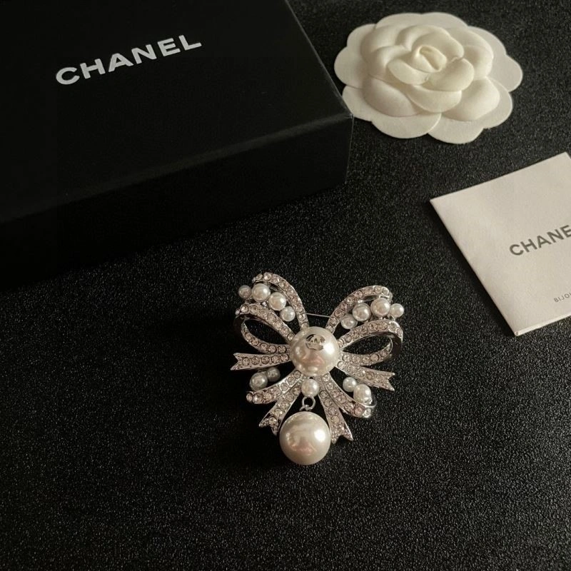 Chanel Brooches Functional 221879