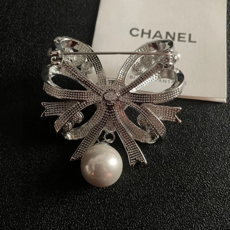 Chanel Brooches Functional 221879