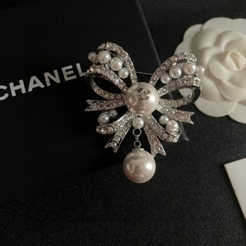 Chanel Brooches Functional 221879