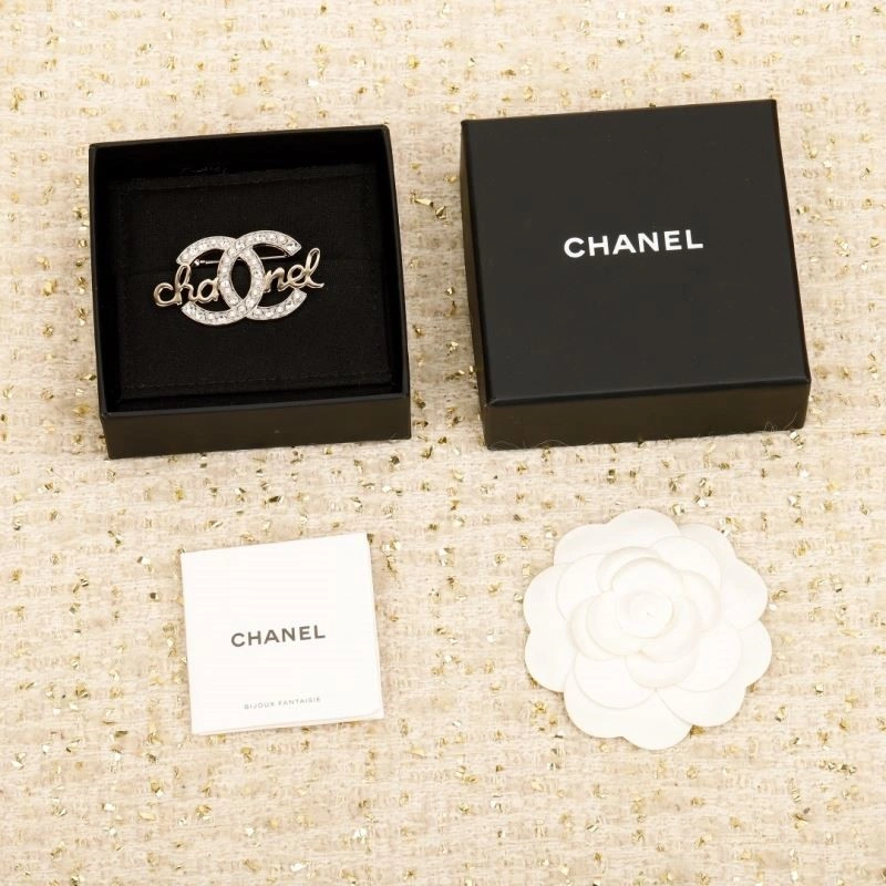 Resilient Chanel Brooches 221868
