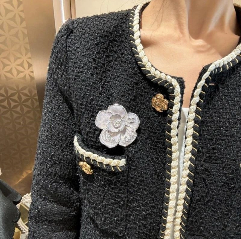 Chanel Brooches RelaxedFit 221865