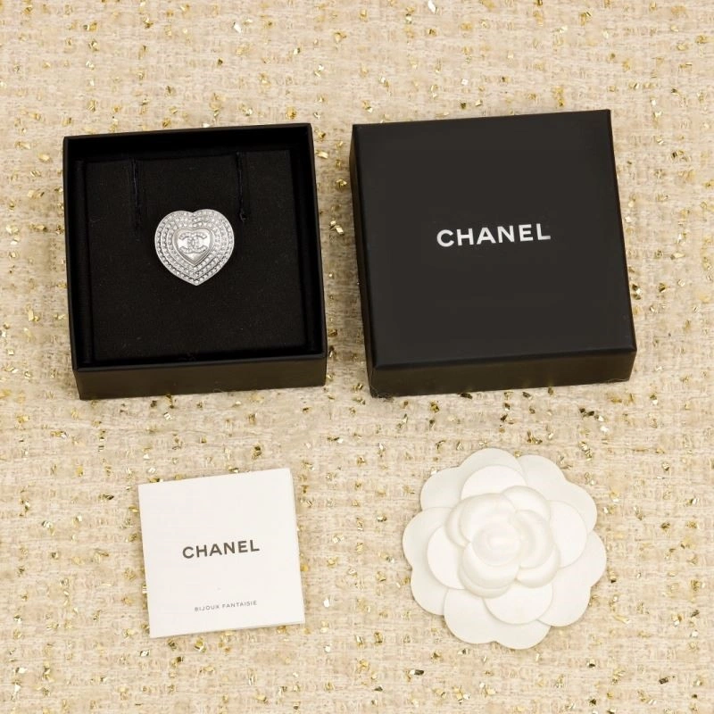 FreshLook Chanel Brooches 221857