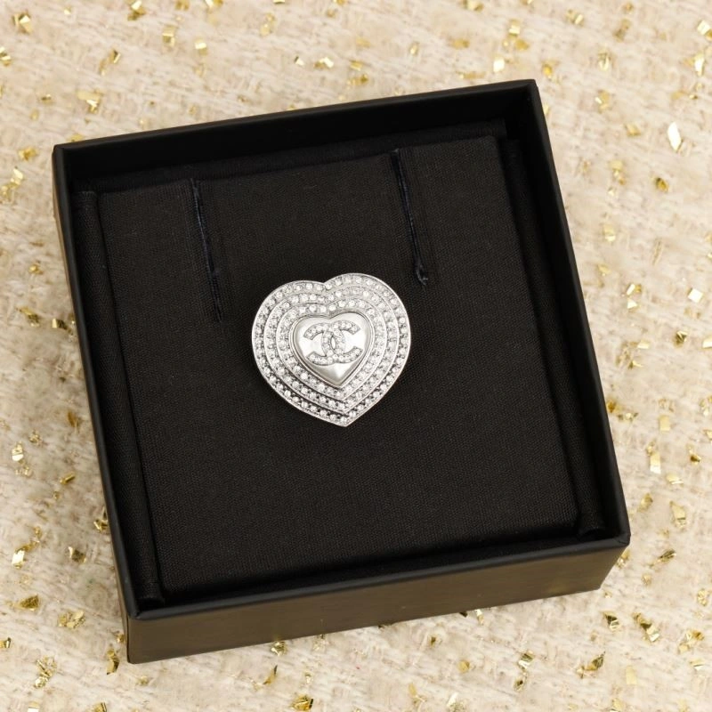 FreshLook Chanel Brooches 221857