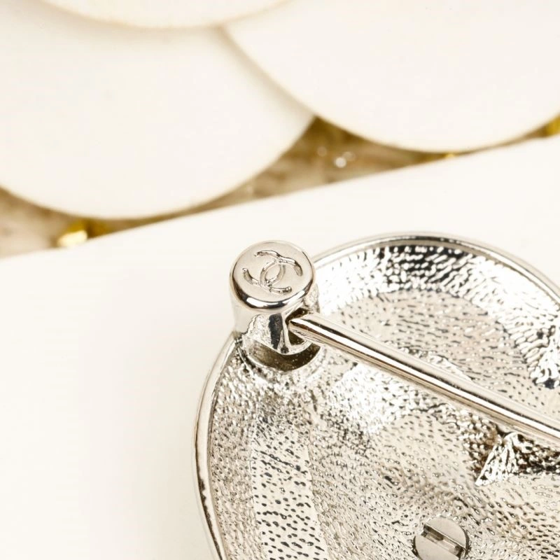 FreshLook Chanel Brooches 221857