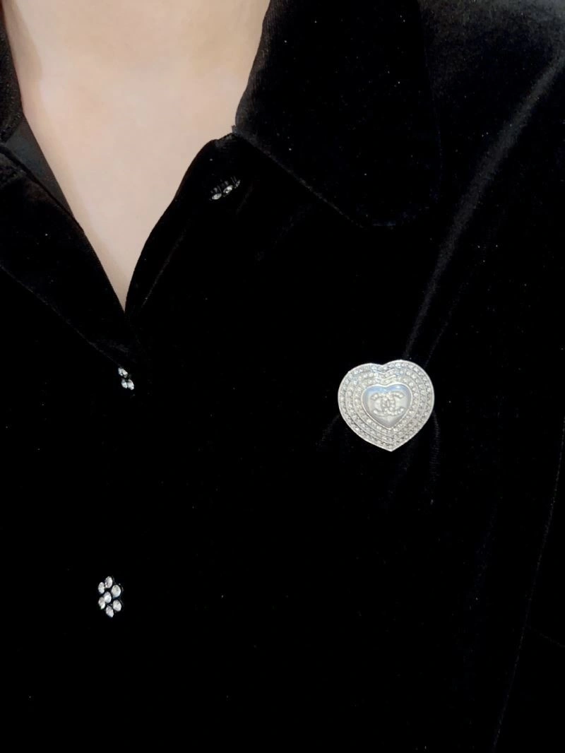 FreshLook Chanel Brooches 221857