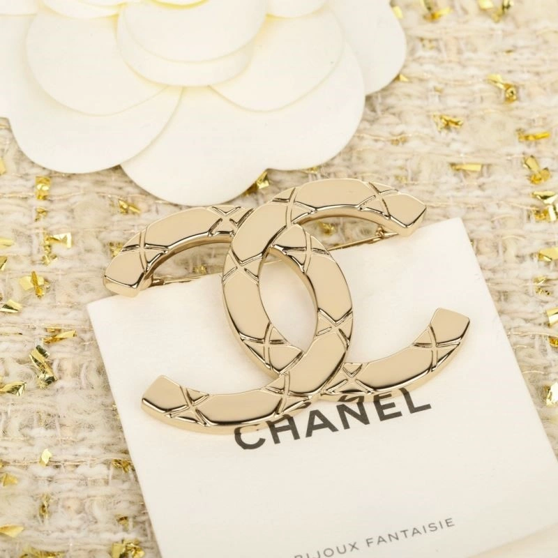 EyeCatching Chanel Brooches 221856