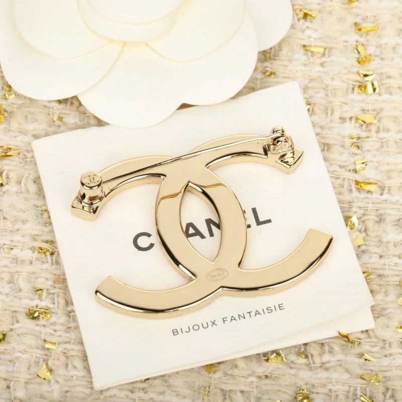 EyeCatching Chanel Brooches 221856