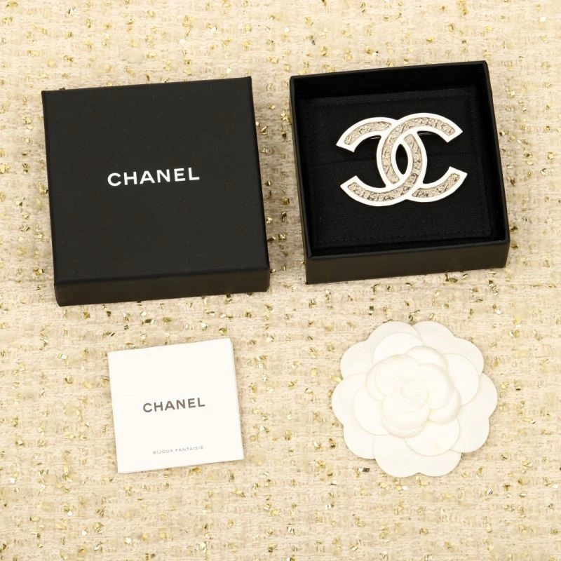 Chanel Brooches Bold 221866