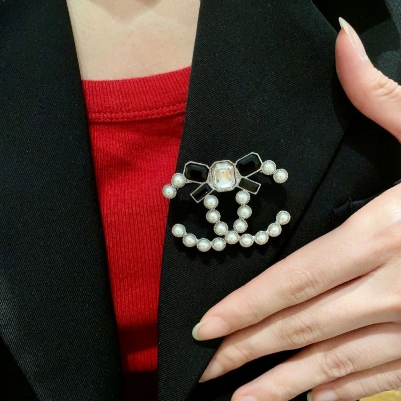 Original Chanel Brooches 221860