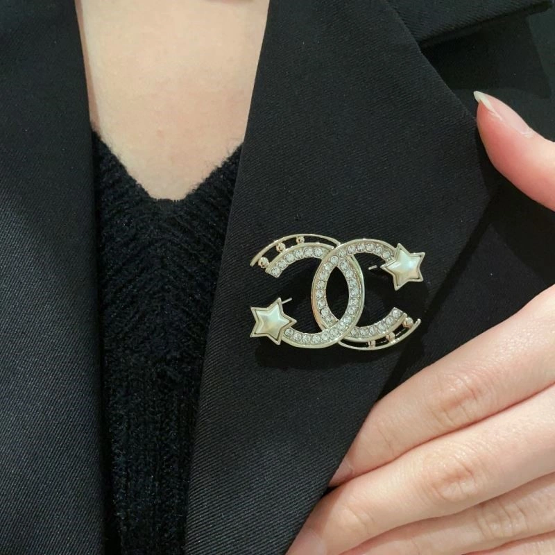 Chanel Brooches Snug 221905