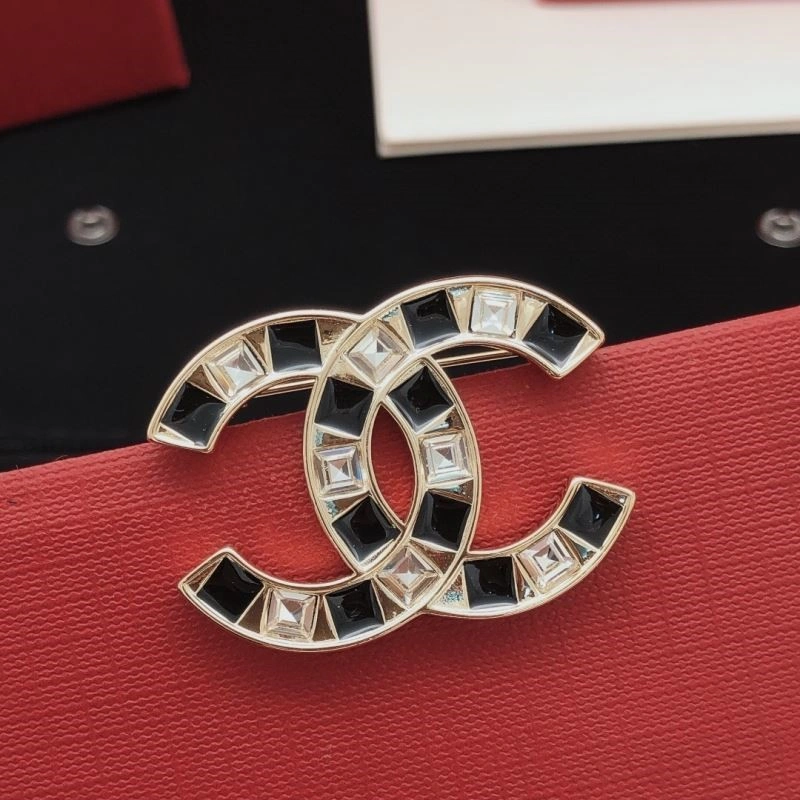 WellDesigned Chanel Brooches 221854