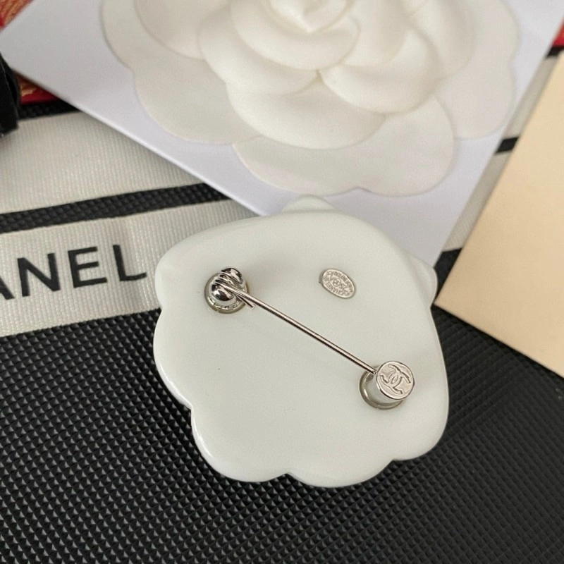 Chanel Brooches Functional 221846