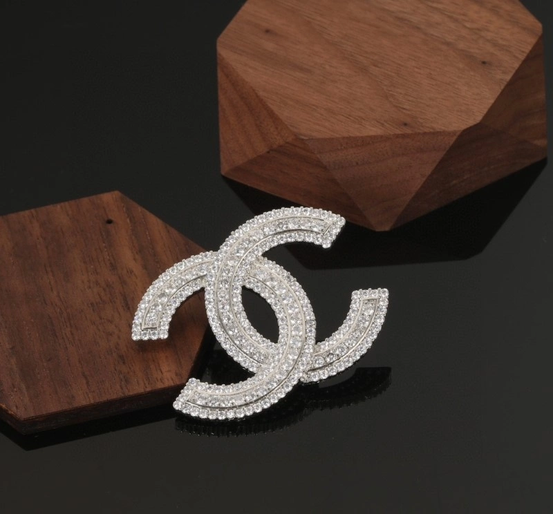 Snug Chanel Brooches 221853
