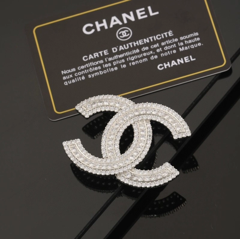 Snug Chanel Brooches 221853