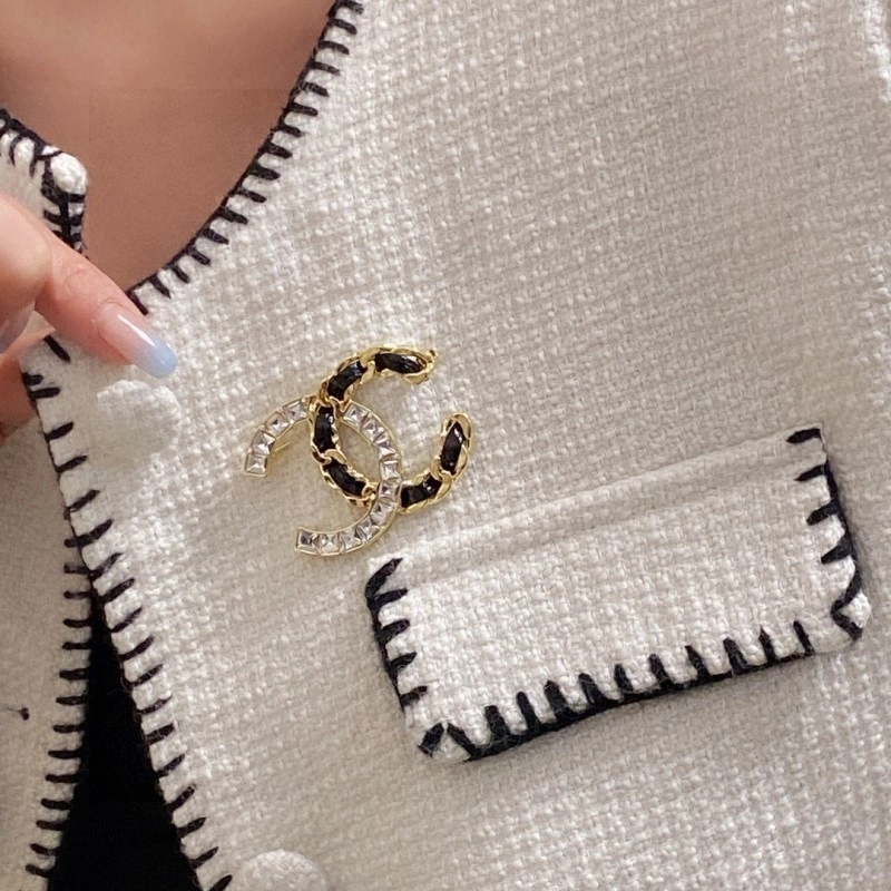 Packable Chanel Brooches 221833
