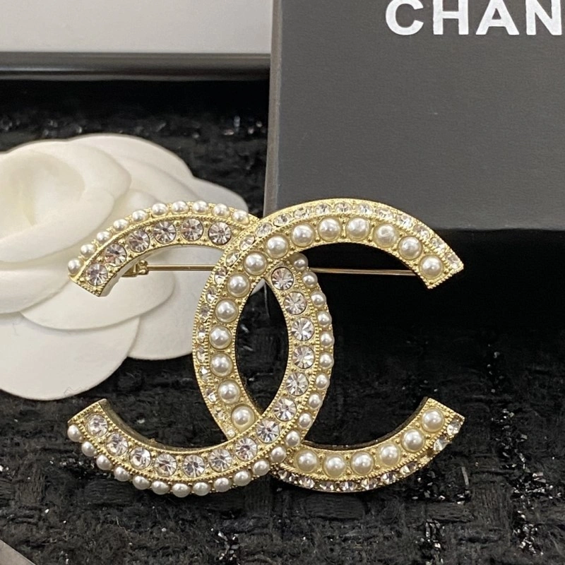 Breathable Chanel Brooches 221830