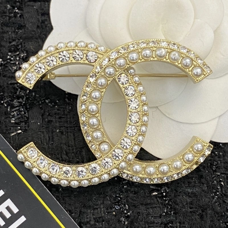 Breathable Chanel Brooches 221830