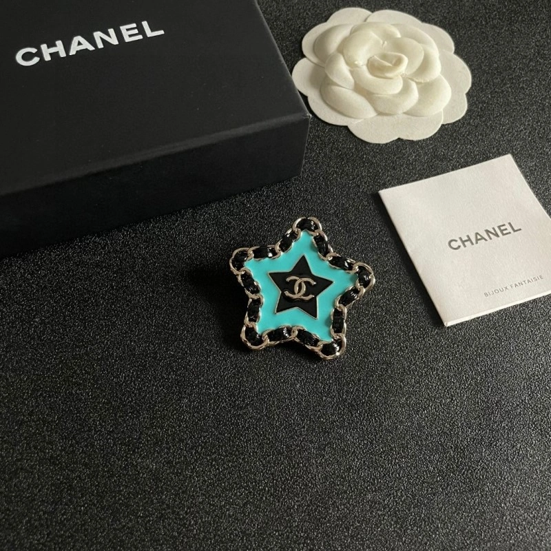 Supportive Chanel Brooches 221839