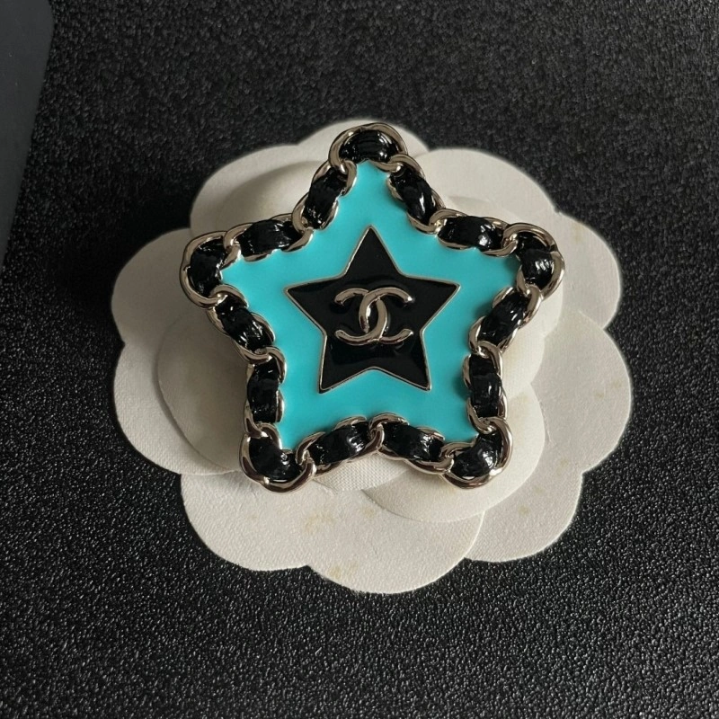Supportive Chanel Brooches 221839