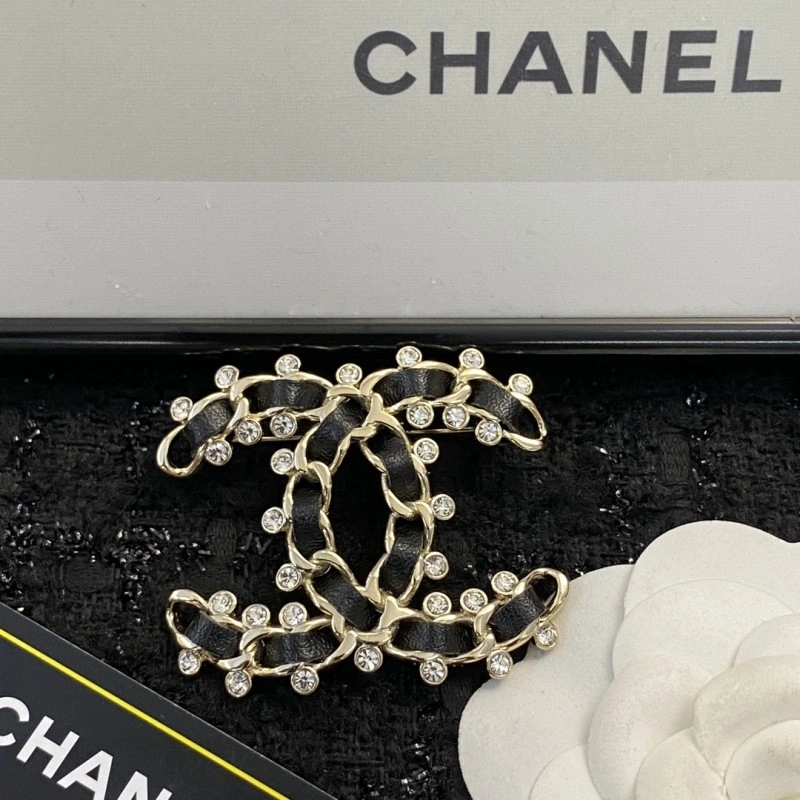 TechFriendly Chanel Brooches 221815
