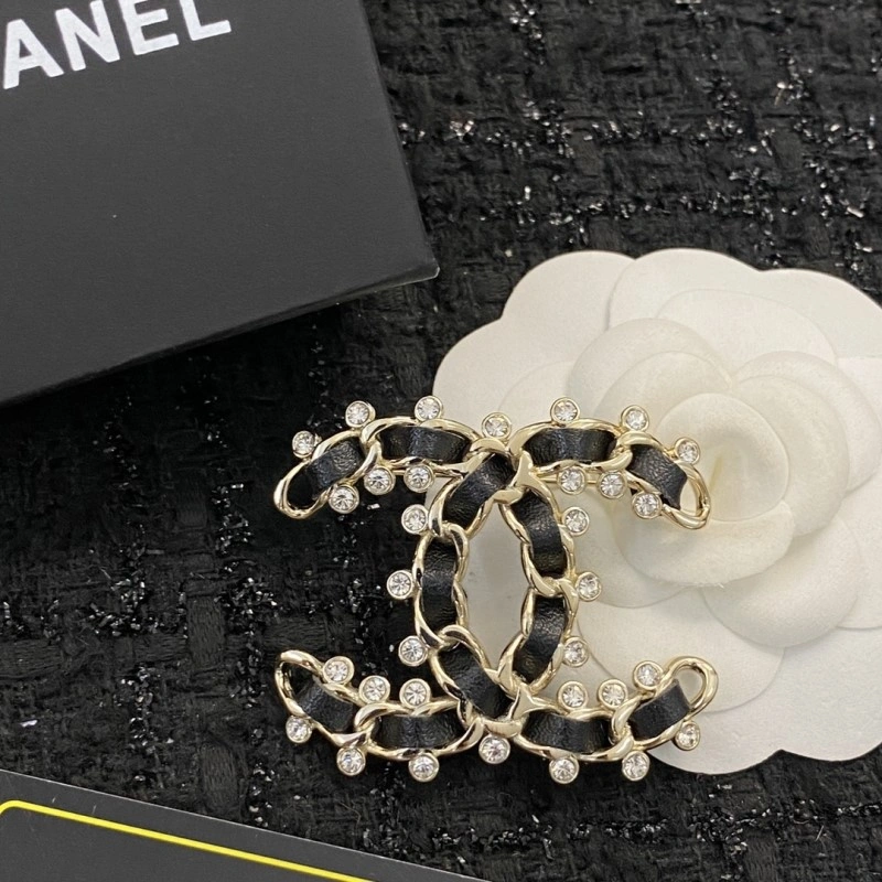 TechFriendly Chanel Brooches 221815