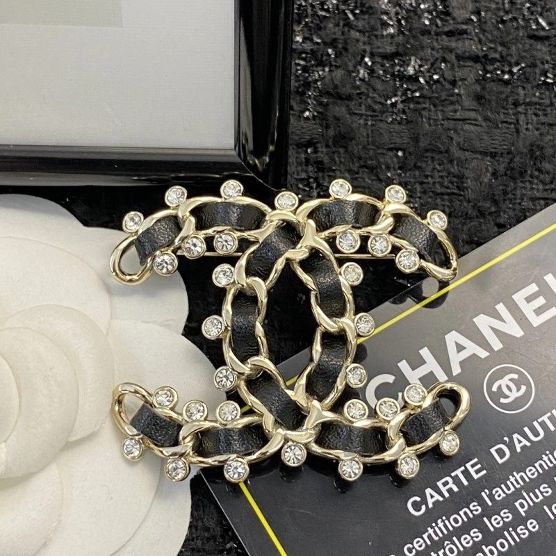 TechFriendly Chanel Brooches 221815
