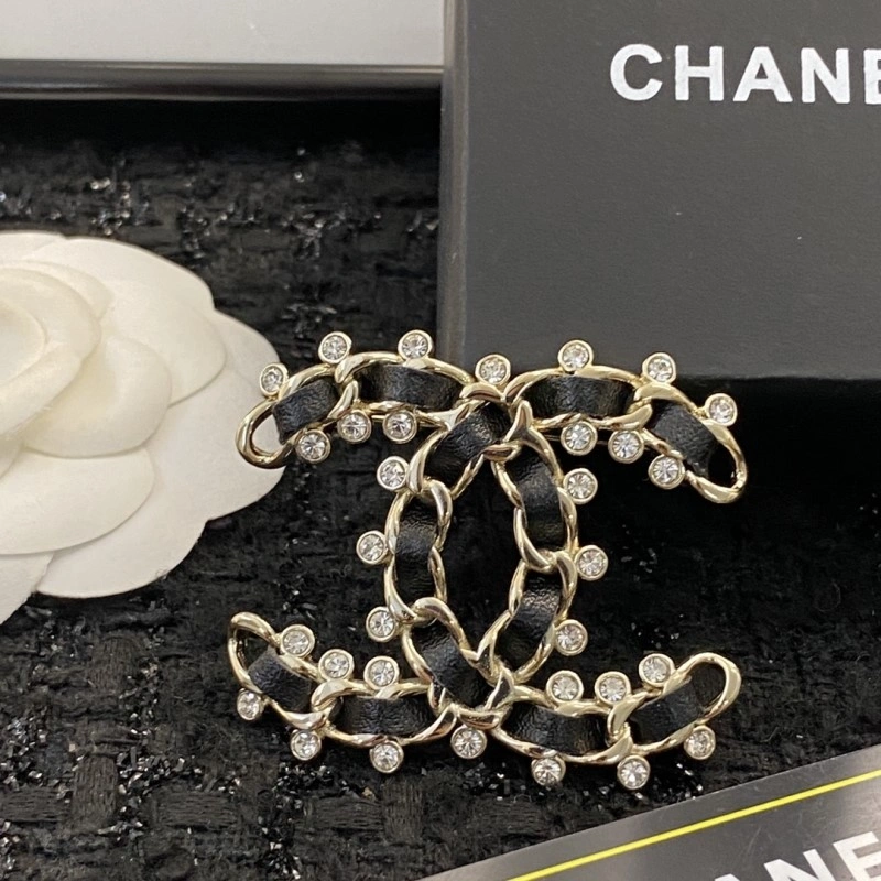 TechFriendly Chanel Brooches 221815