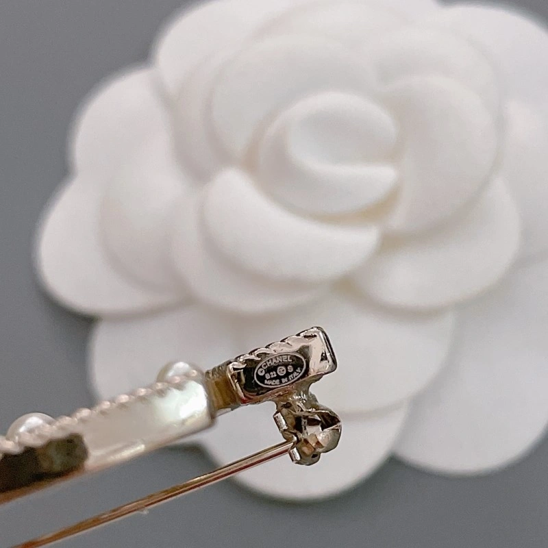 Chanel Brooches Breathable 221808