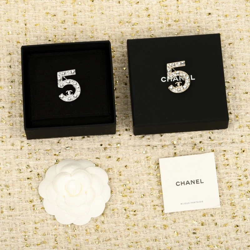 Chanel Brooches Bright 221801