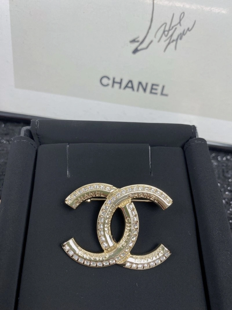 Chanel Brooches Sophisticated 221796