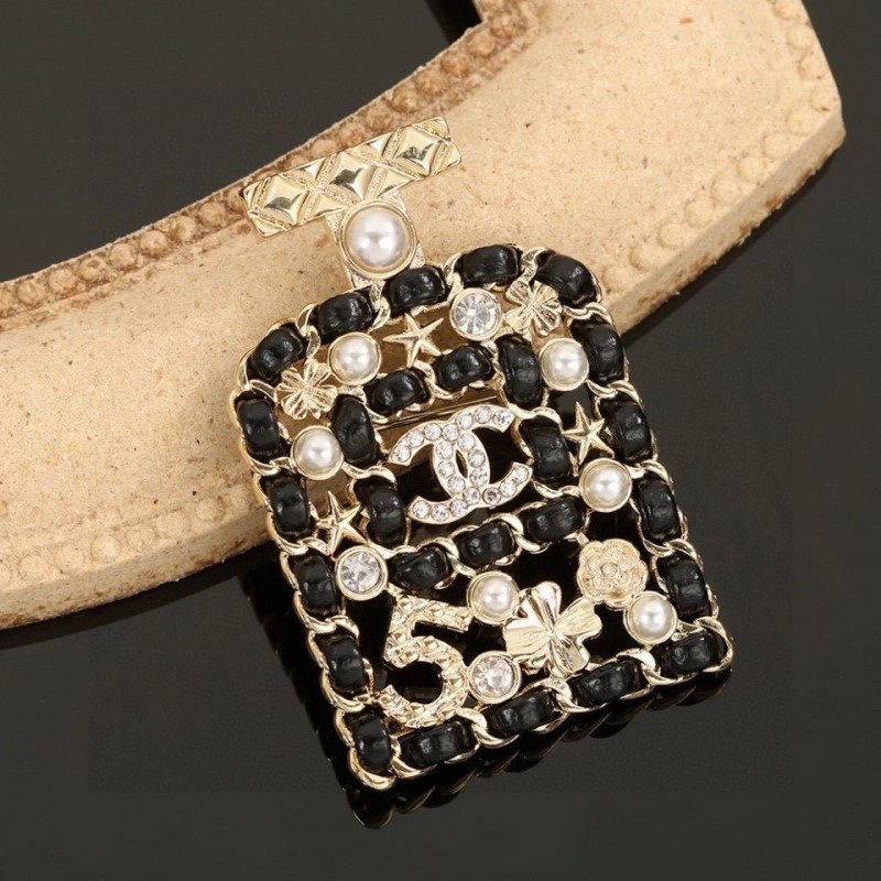 Chanel Brooches RelaxedFit 221779