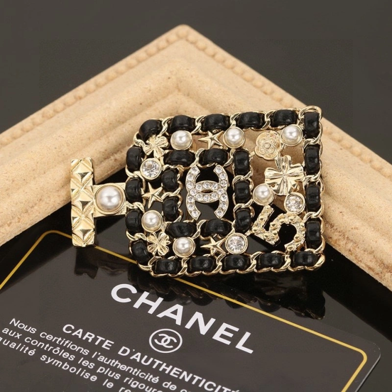 Chanel Brooches RelaxedFit 221779
