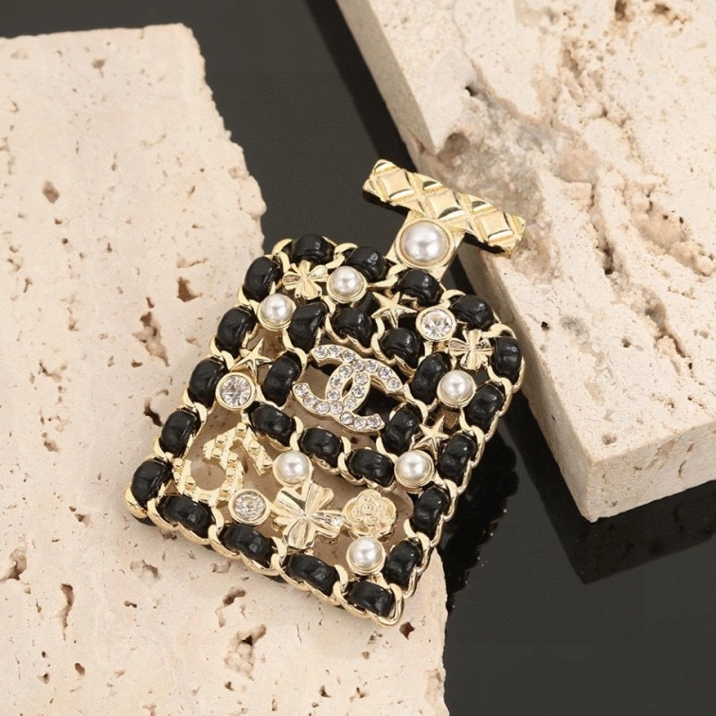 Chanel Brooches RelaxedFit 221779
