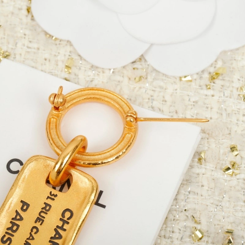 Comfortable Chanel Brooches 221776