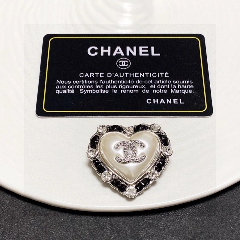 Colorful Chanel Brooches 221781
