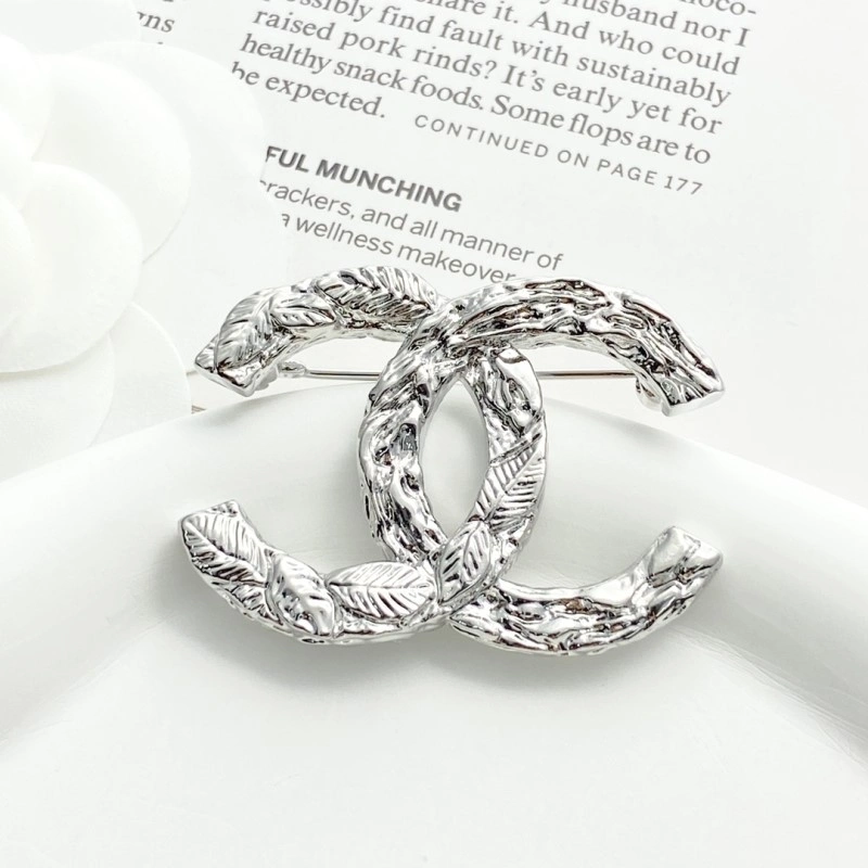 Comfortable Chanel Brooches 221772